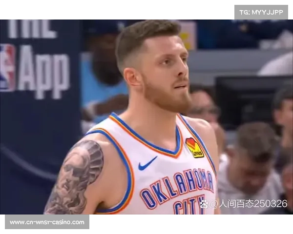 芬尼-史密斯接球遭夹击险失误 湖人迅速叫暂停稳住局面